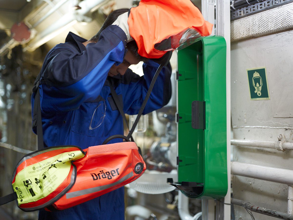 RockallSafety's tweet photo. Haven't you seen our engineer trying to "#escape " using the #SAVERCF10 by Dräger? https://t.co/evmcAYkkMv
#breathingapparatus #escapesets https://t.co/TFevbJVkq8