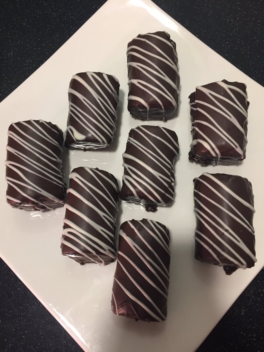 CharterhallH's tweet photo. Anything Prue can do ! Peppermint mini rolls delish 😜#GBBO2017 https://t.co/bGOSGhFa4f