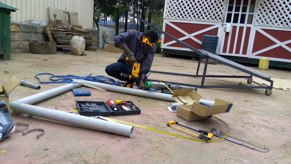 MichaelGpops's tweet photo. Emergency water pump kit for over #Refugees and #displaced people in the #Sudan  #RenewableEnergy @MSFNairobi @Oxfam https://t.co/vOmFCTQfsv