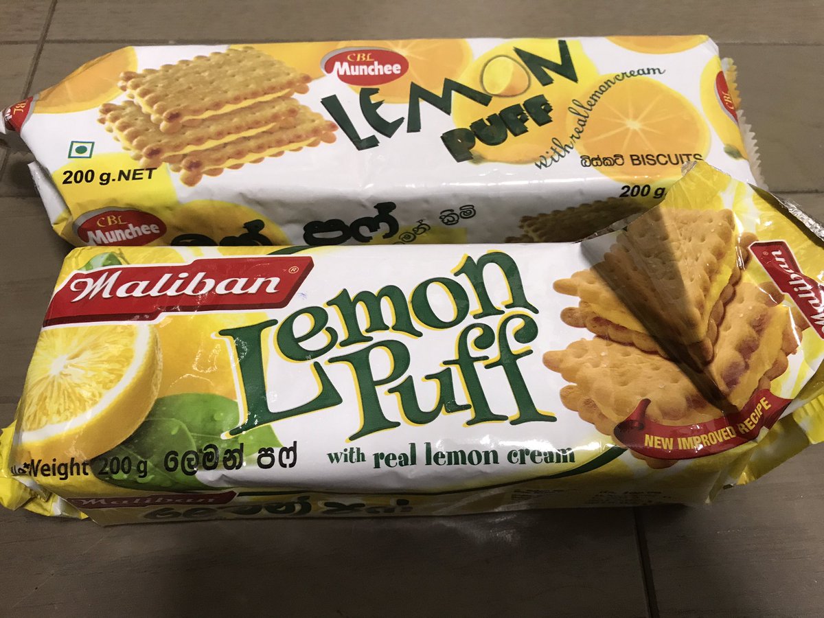 RailsRubyMah6h's tweet photo. スリランカ帰って来てからのミッションの一つ。レモンパフの食べくらべ。

MancheeとMaliban。

Malibanの方が若干生地がしっかり分厚め。。？マニアック過ぎてちょっとまだわからない。笑

#レモンパフ #manchee #maliban https://t.co/U3kVzuxdgC