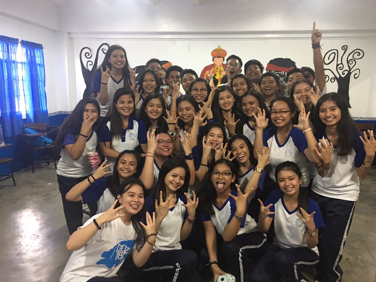 ix_simplicity's tweet photo. INCOMPLETE PERO SOBRANG SAYA, LOVE YOU FAM! 💘 https://t.co/pNNk3zwhOm