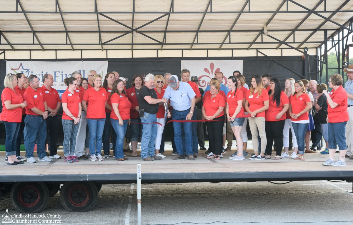 FndlyHanChamber's tweet photo. Happy fair week! Our #FHChamber #ChamberRedCoats helped officially open the fair last night at the opening ceremonies. https://t.co/gmo62YWrt7