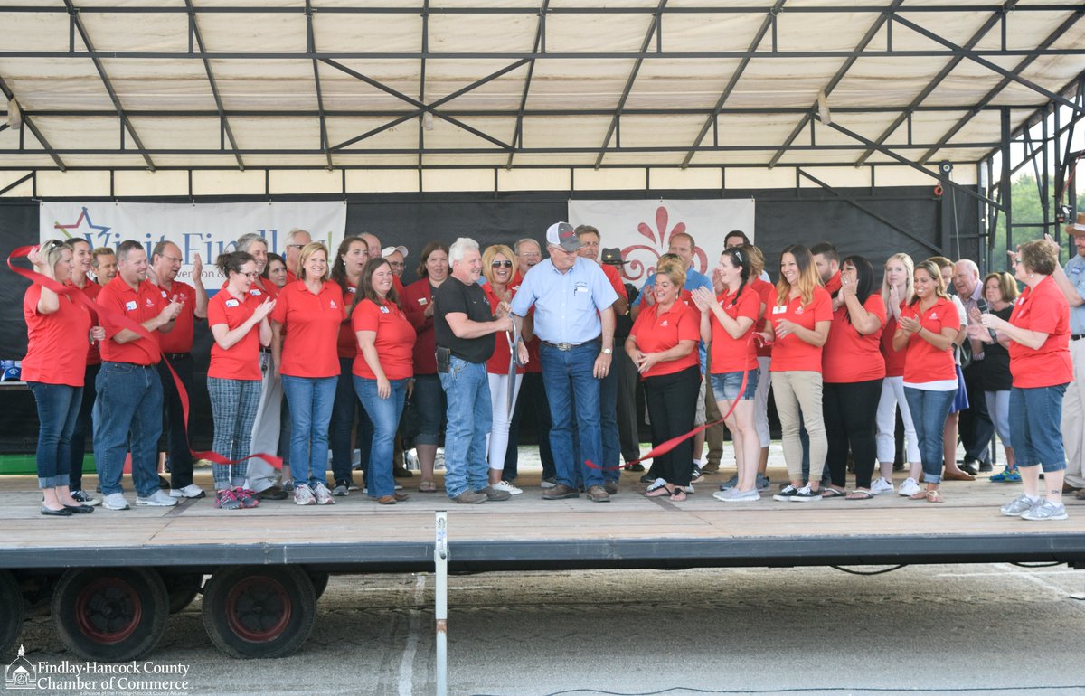 FndlyHanChamber's tweet photo. Happy fair week! Our #FHChamber #ChamberRedCoats helped officially open the fair last night at the opening ceremonies. https://t.co/gmo62YWrt7