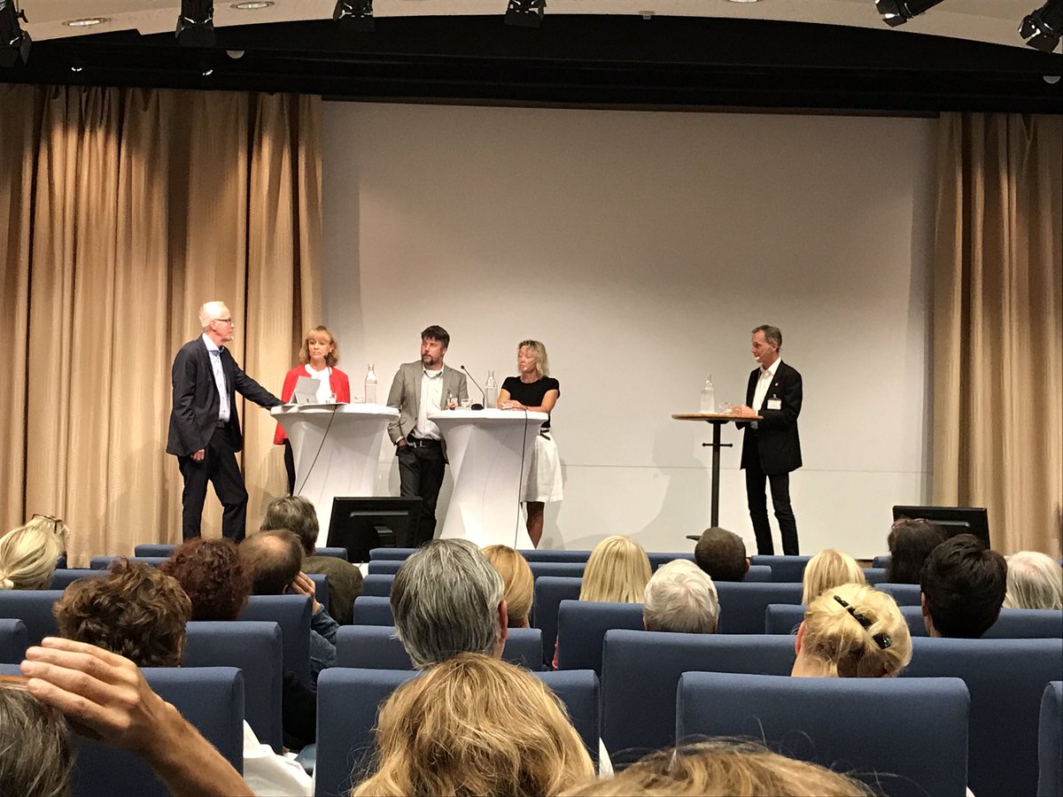 Parterna - Svenskt näringsliv, Arbetsgivarverket, TCO och LO - diskuterar om arbetsmiljön är en prioriterad fråga. #Halsokonvent2017