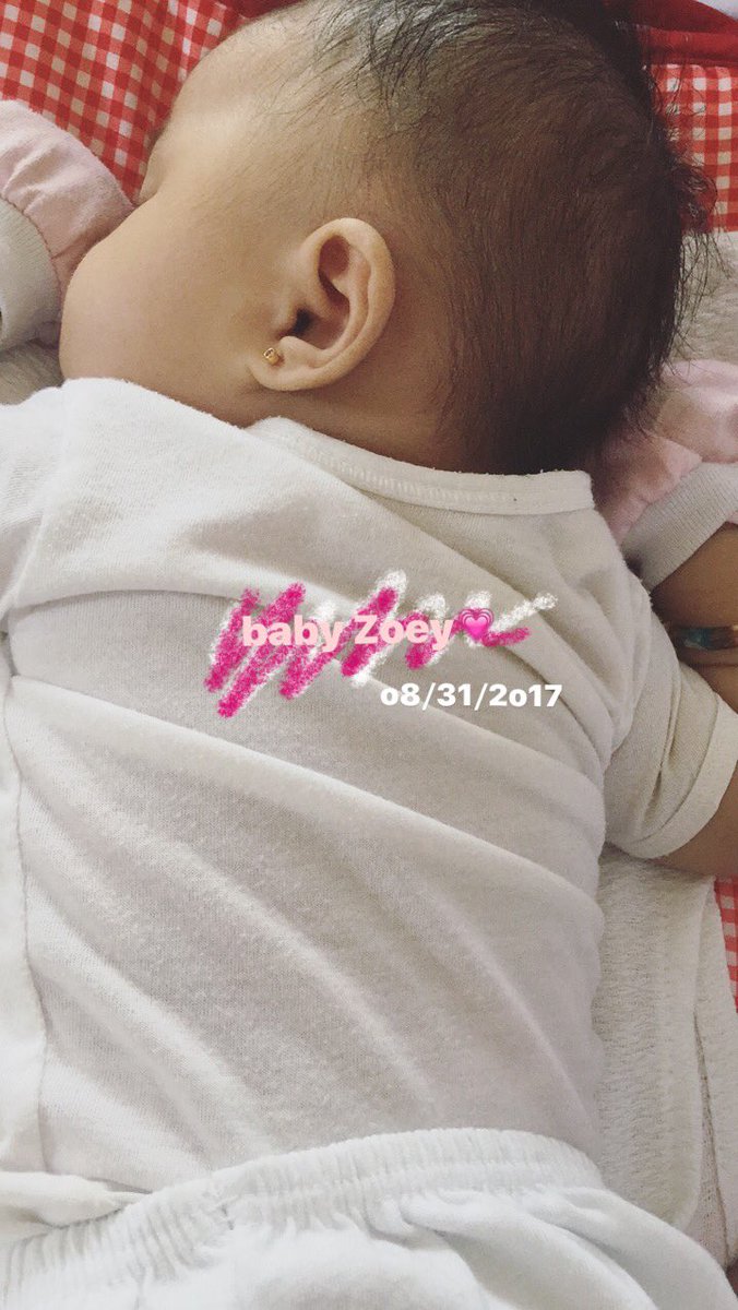Mikmik Baby Zoey が ピアスの穴開けた フィリピンあるある まだ生後2ヶ月