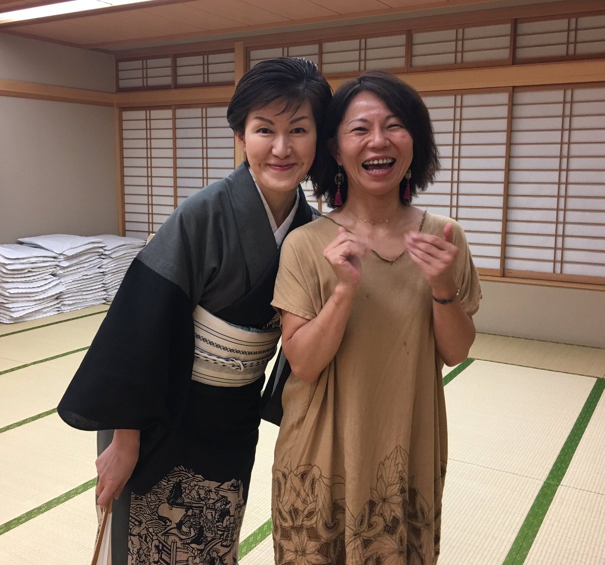 Naoko Fukuda 福田直子 A Twitter 玉川奈々福さんの浪曲 いつどこで聞いても鳥肌立ちます 語り芸に造詣の深い奈々福さんのお話は面白くてタメになるし この稀代のエンターテナーのカッコよさの秘密に迫ろうと衝動的に講座に申し込んでしまったけど 完全にただの Naoko Fukuda 福田直子 A Twitter 玉川奈々福さんの浪曲 いつどこで聞いても鳥肌立ちます 語り芸に造詣の深い奈々福さんのお話は面白くてタメになるし この稀代のエンターテナーのカッコよさの秘密に迫ろうと衝動的に講座に申し込んでしまったけど 完全にただの