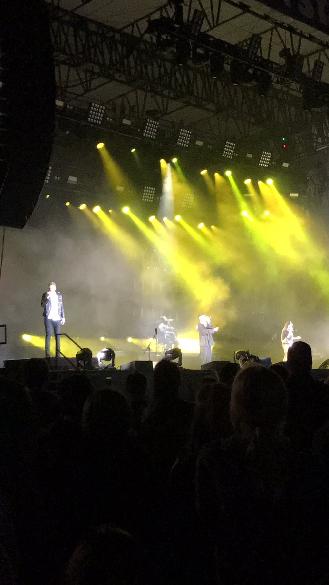 Sunia89's tweet photo. I still can't get over @PTXofficial concert last night. They were amazing as usual. #PTXMN https://t.co/WUi37UPb0j