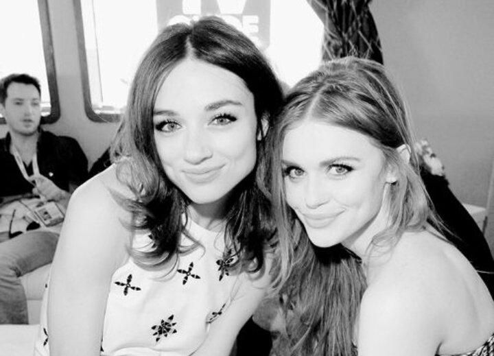 universbutera's tweet photo. 2 babies #CONCOURSTWCAST https://t.co/HPQt5ehhRA