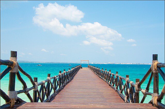 WeFoundTravel's tweet photo. What's your dream holiday? #WeFound luxury in Zanzibar... https://t.co/JXd6JfIgYI https://t.co/nCC8oN1KEb