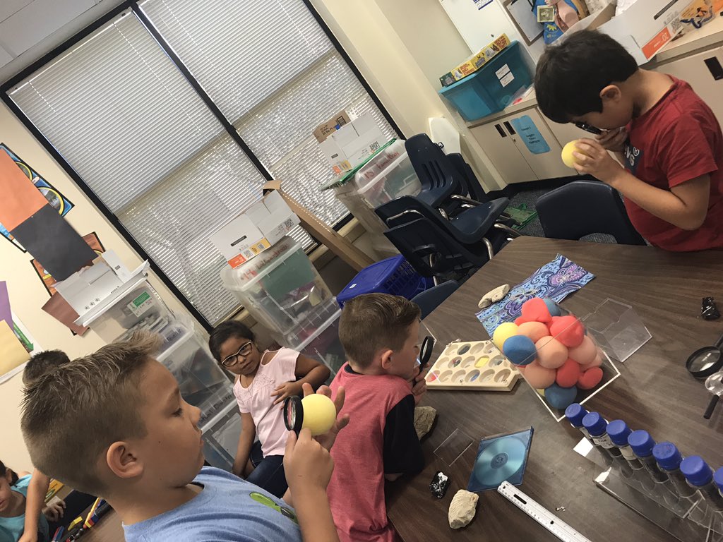 MsEnglish_EME's tweet photo. Science Lab Fun!!! https://t.co/DhjphXUOjm