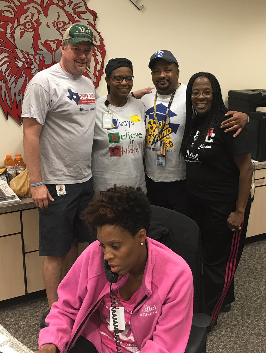 AliefISD's tweet photo. Morning shift @ATaylorHS shelter #aliefproud https://t.co/GFHbAjlfqm