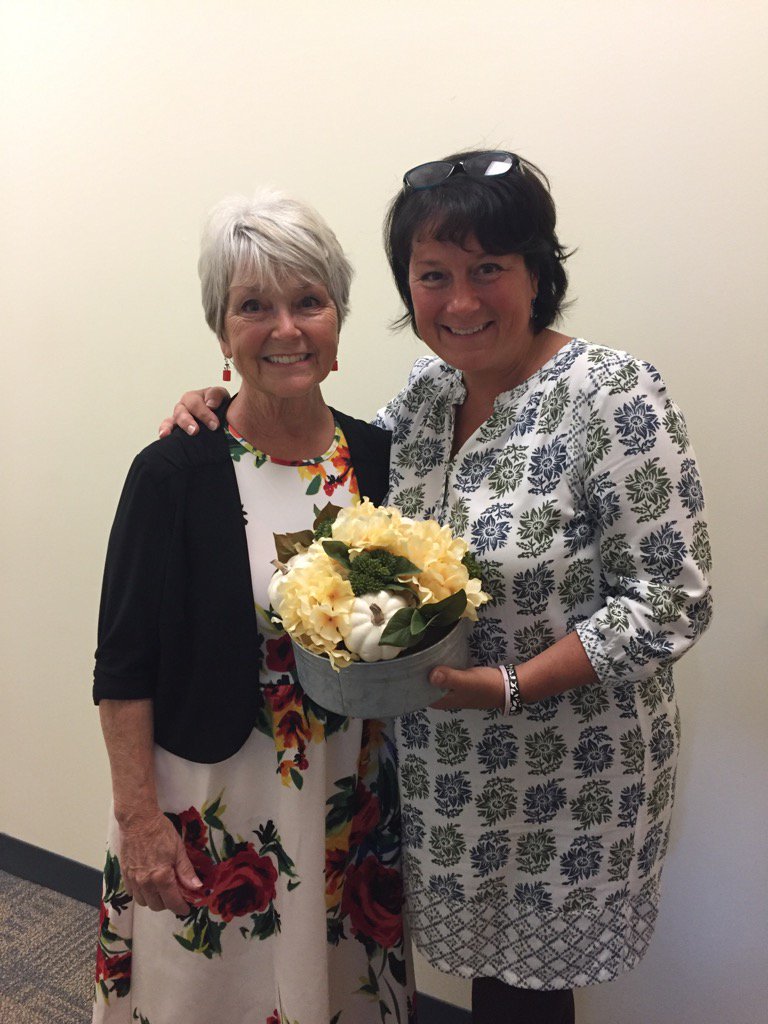 CatherineTokar1's tweet photo. #firstdayflowers https://t.co/54nK5fN5DK