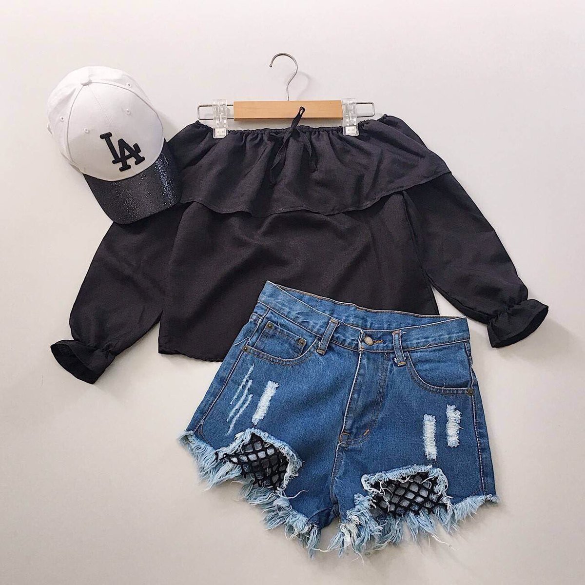 LITTLE__PEACE's tweet photo. ❥ พร้อมส่ง
ー ผ้าสปัน ไม่บาง
Size : อก34-35"  ยาว16"
Prize : 280฿
❥ สนใจ dm/mention https://t.co/vhFlmvYwUe
