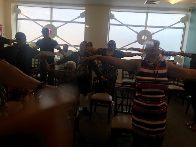 AHSCaringNY's tweet photo. Staying active at our Fitness Class with Andre! #fitness #healthyseniors #AHS https://t.co/r30x6bhsAU