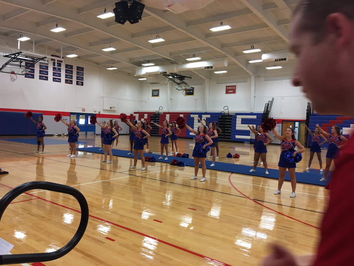 kellyswanner's tweet photo. @khssca put on a great pep rally for the freshmen! https://t.co/XcLSkPahdT