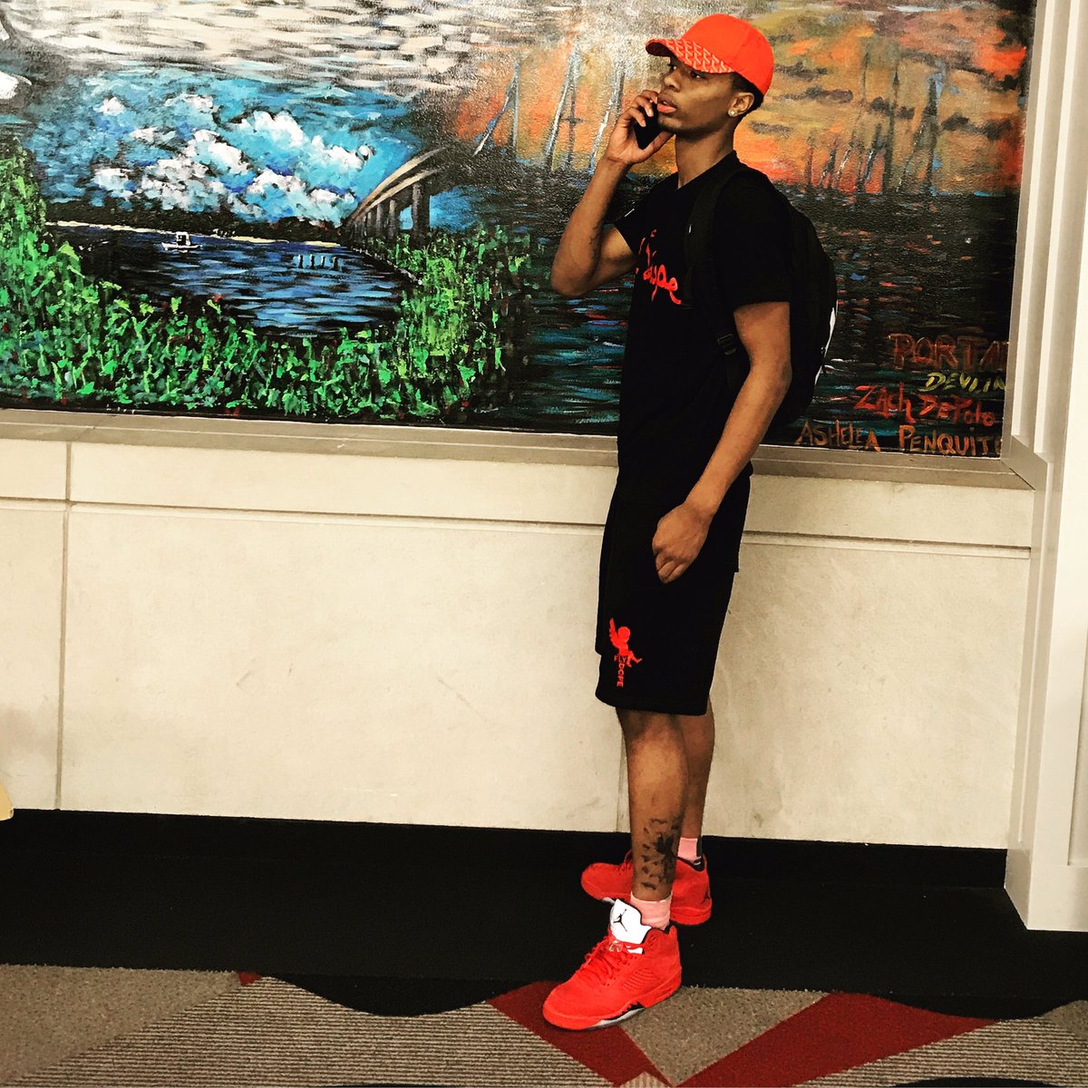 1Bigfizz's tweet photo. Catching flights, Not Feelings. #FlyDopeWay✈️ https://t.co/IVKCkectmV