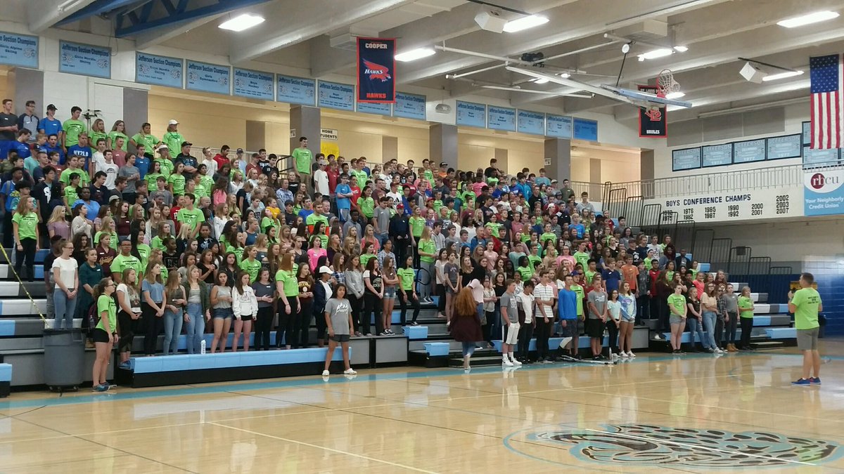 jaysenanderson's tweet photo. It's getting real! 9th graders warming up on Pathfinder's Day #JaguarNation #welcometojefferson https://t.co/EBhtKj7tSX