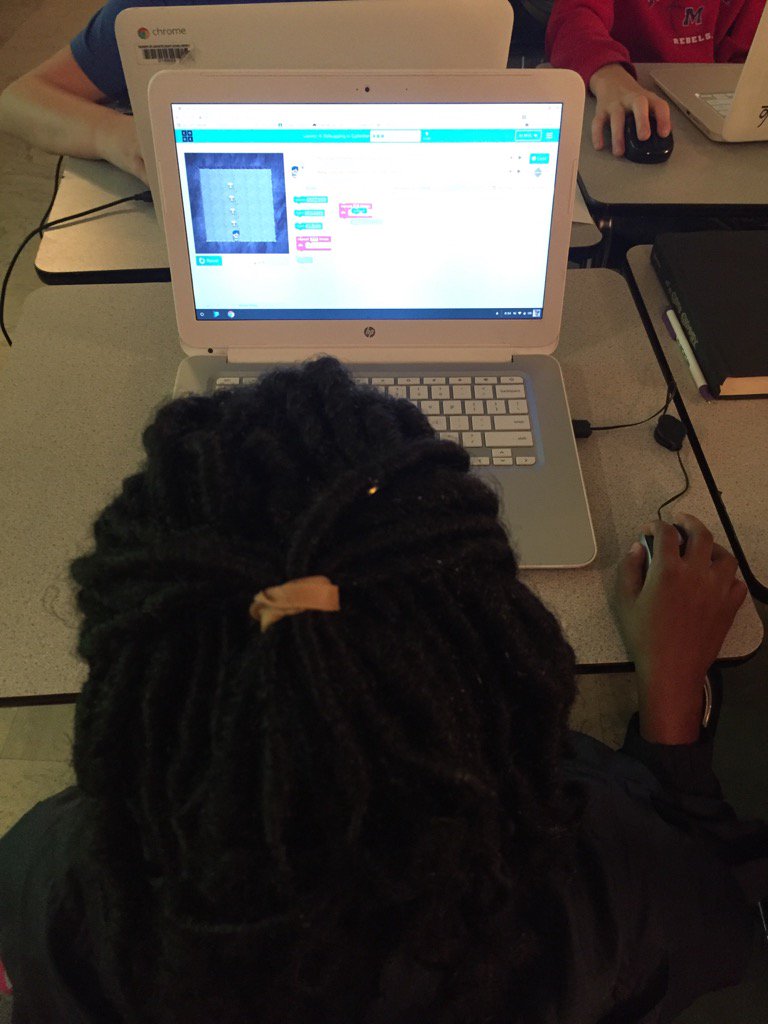 LMSdores's tweet photo. Developing computer programmers for the future. #GoDores #StriveFor455 https://t.co/TPEQK1k1d2