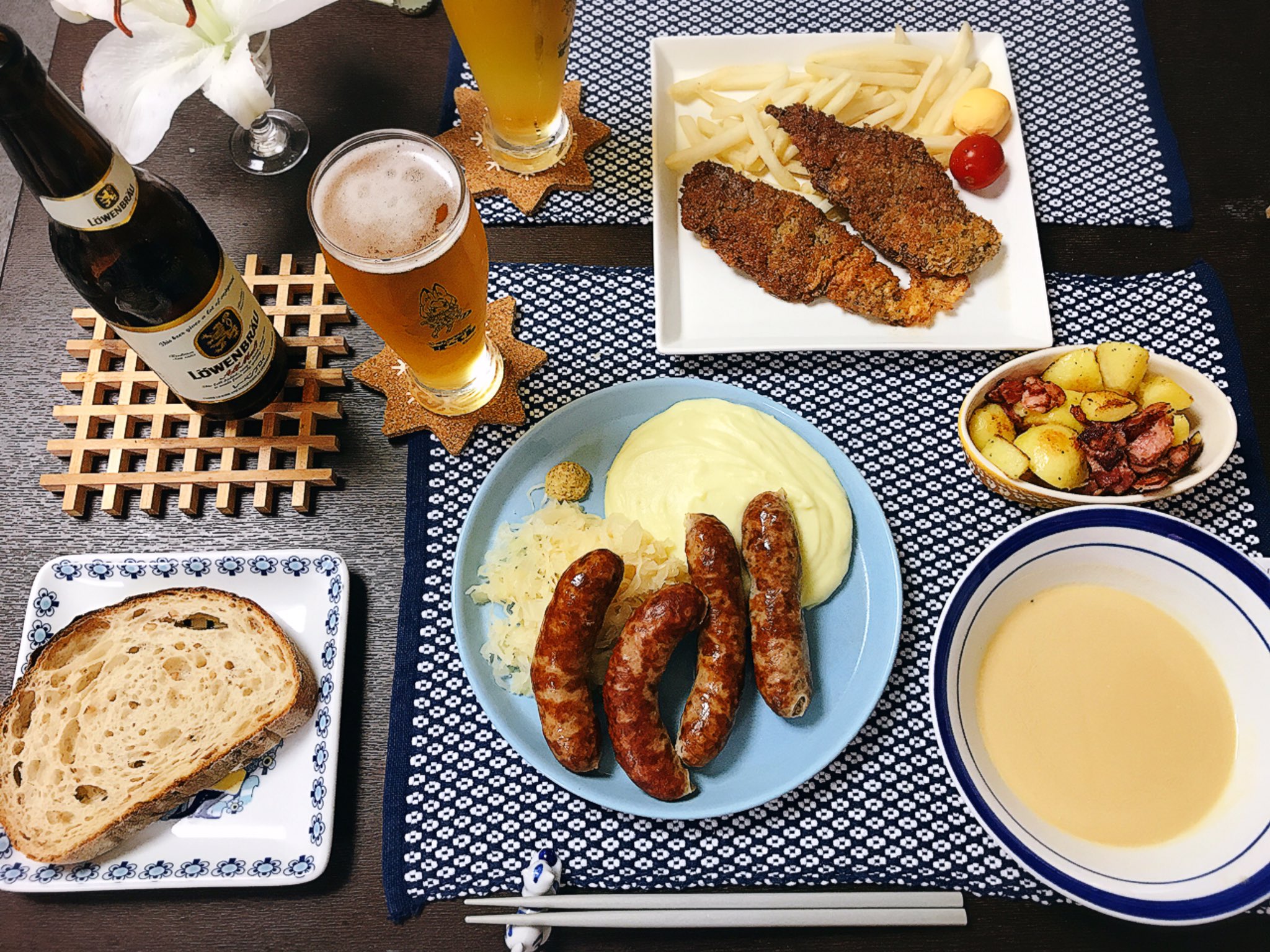 魔女っこれい Twitterissa 今夜は 初めてドイツ料理を作った ザワークラウトとポテトクリームの上にソーセージ ビアズッペ ビール のスープ シュニッツェル ジャーマンポテト ライ麦パン ビールはレーベンブロイ ドイツでは ジャガイモでフルコース料理が