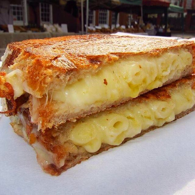 LDNBridgeCity's tweet photo. Get down to @1ookmumnohands at the LBC Pier to see a workshop and demo from @grill_my_cheese at 12:30pm #LBCSummerFestival https://t.co/QxAmw71QKE