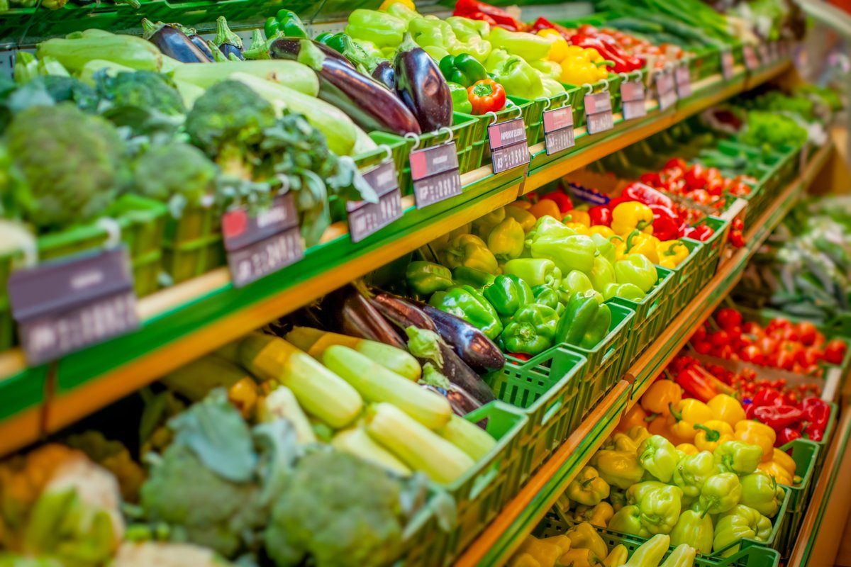 Food_EU's tweet photo. Guidelines on hygiene for small food retailers: butcher, grocery, bakery, fish and ice cream shops #EU #foodsafety https://t.co/WjNmKeLXPP https://t.co/mQY1aOcuHU