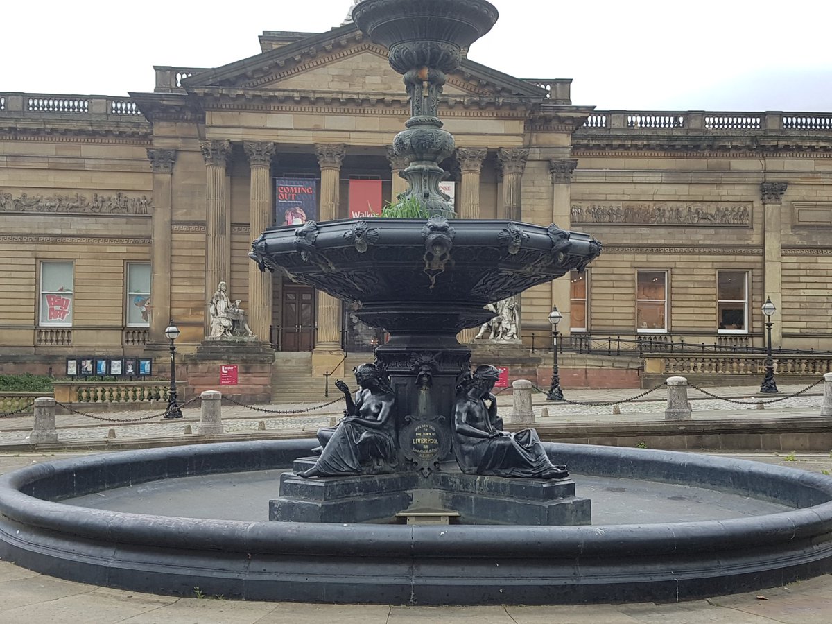 Loving the new grass feature on Steble fountain #LiverpoolCouncil #JoeAnderson