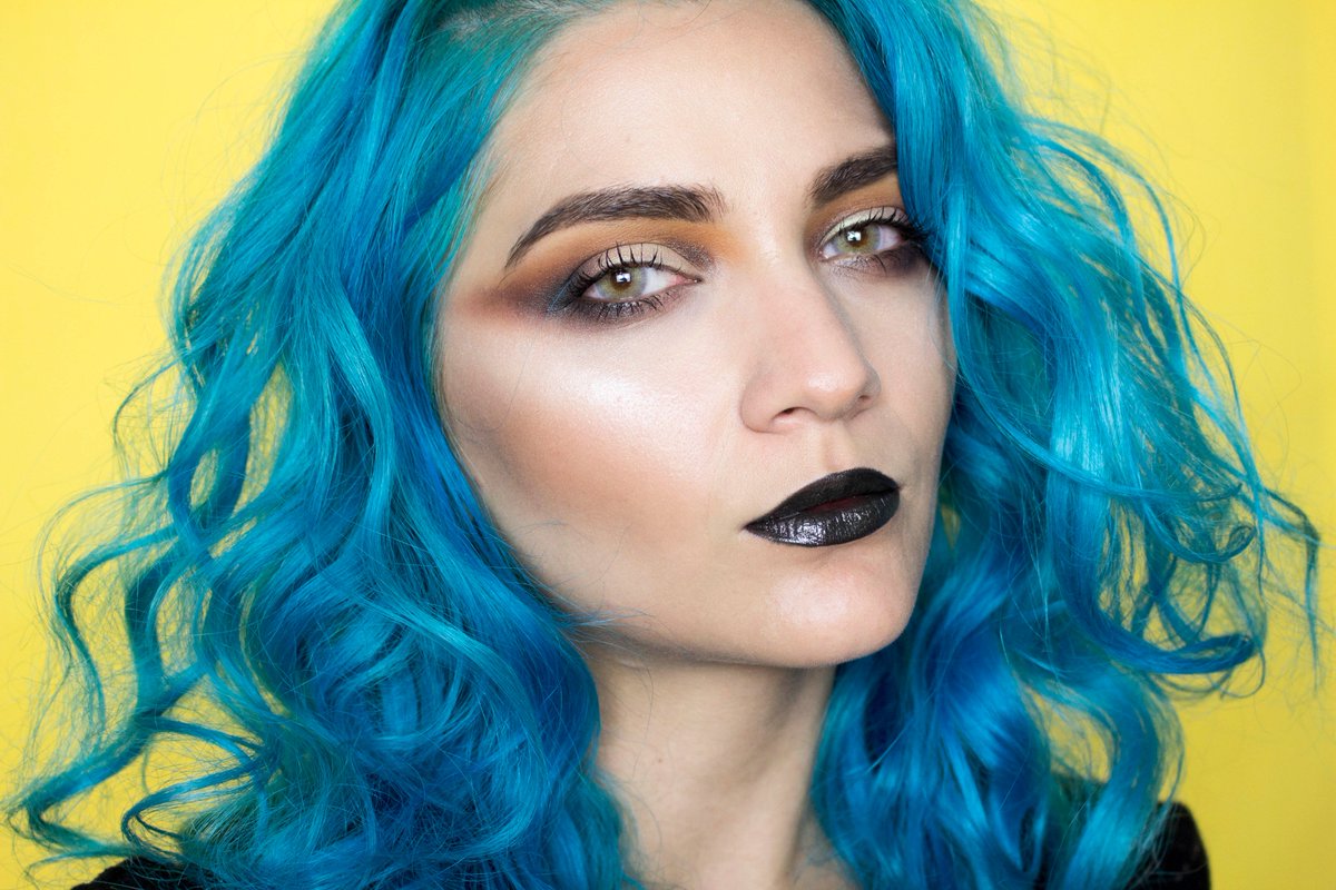 evas_place's tweet photo. New makeup tutorial <3
https://t.co/MWLCGnlp36
#makeup #makeuptutorial #makeupvideo #motd #makeuplook #grungemakeup #gothmakeup #grunge https://t.co/6O0g6DpcPc