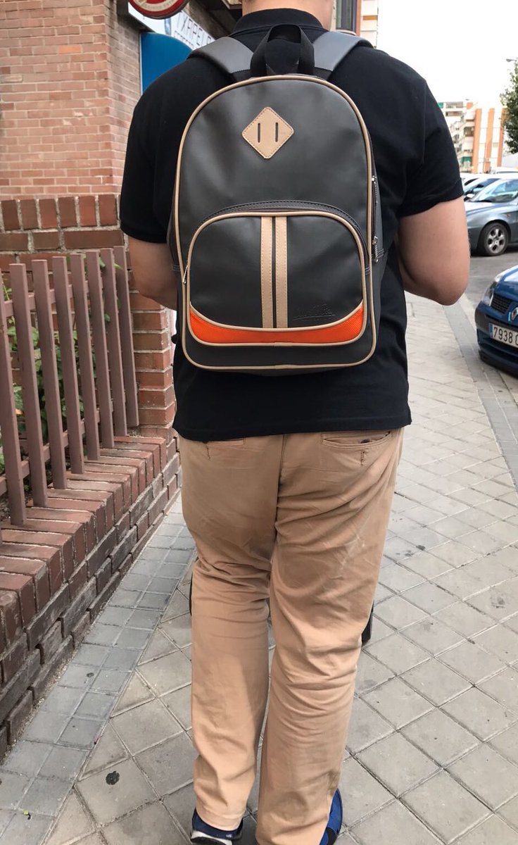 cuarterbag's tweet photo. Cualquier día paseando por la calle puedes ver una @cuarterbag y confirmar la calidad que tienen en vivo y directo🎒 https://t.co/vtYPDo0QEr🎒 https://t.co/HAgREU8gSJ