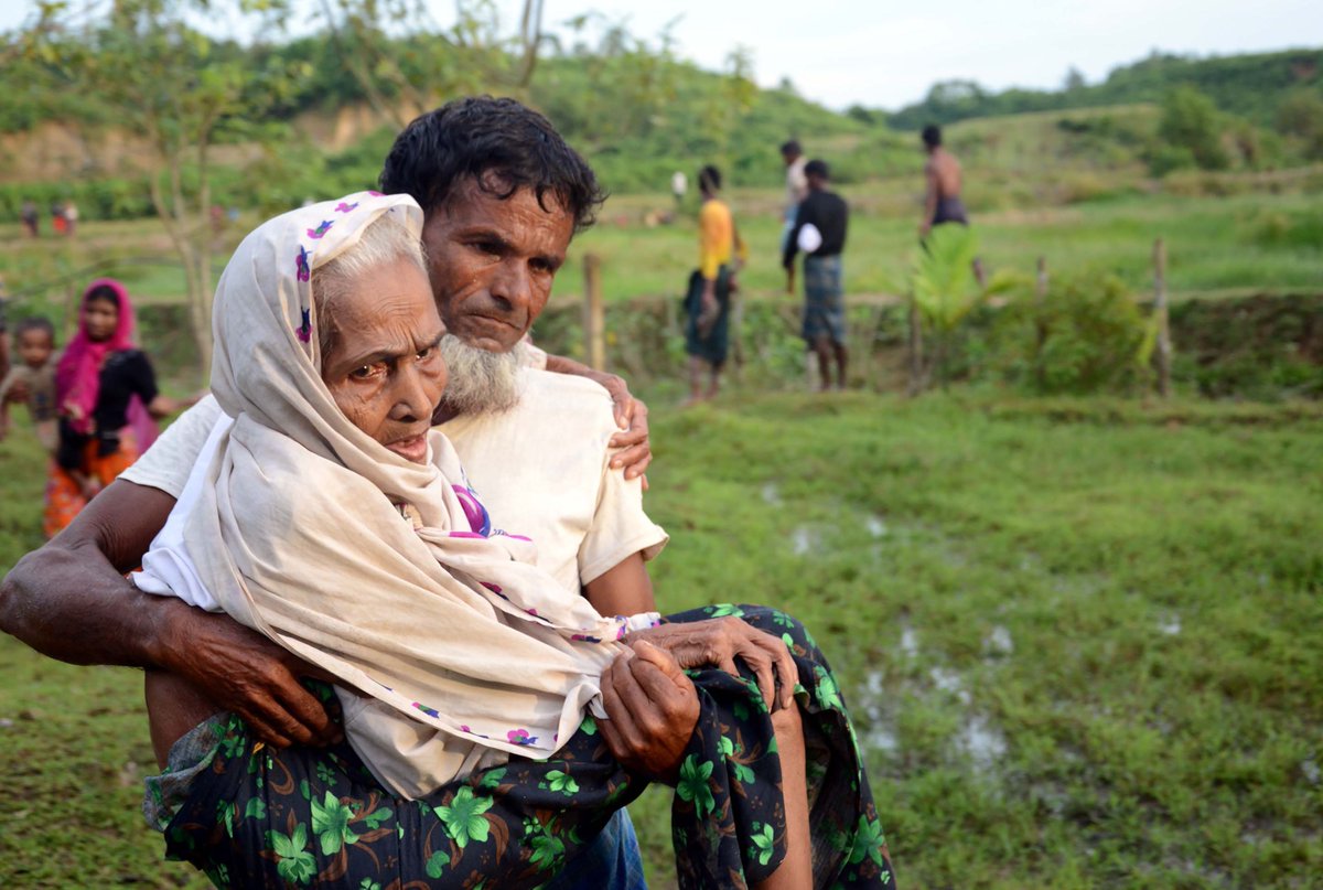 RudawKurdi's tweet photo. Musimanên Rohîngyayê ji şerê navxweyî yê Myanmarê direvin û berê xwe didin Bangladeşê

📷AFP https://t.co/Yej6Y3PBU8