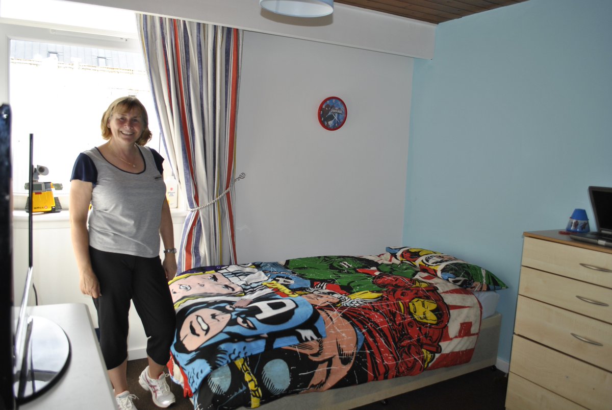 bethanychtrust's tweet photo. A group of fantastic volunteers from @bank_sc gave a home makeover to one of the families we support. Thanks for being our #BCTheroes! https://t.co/oFEL2ZoHrI