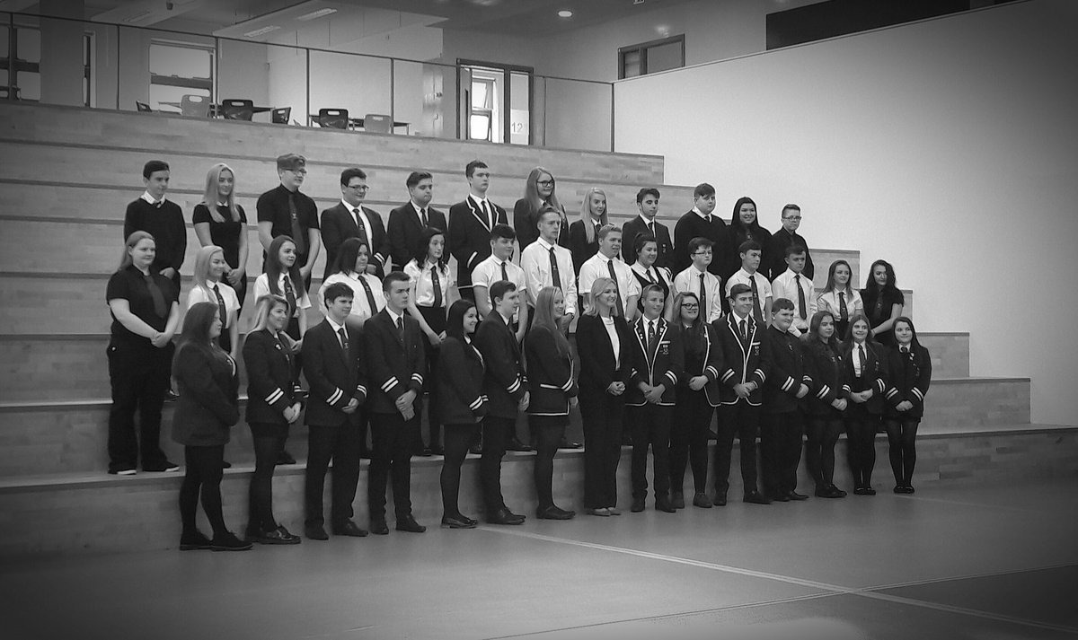 GeorgeAtTempest's tweet photo. @Ayr_Academy2016. #S6 #leavers2018 #newschool #posingwell #LookingGoodWithTempest https://t.co/Sx76cjJor6