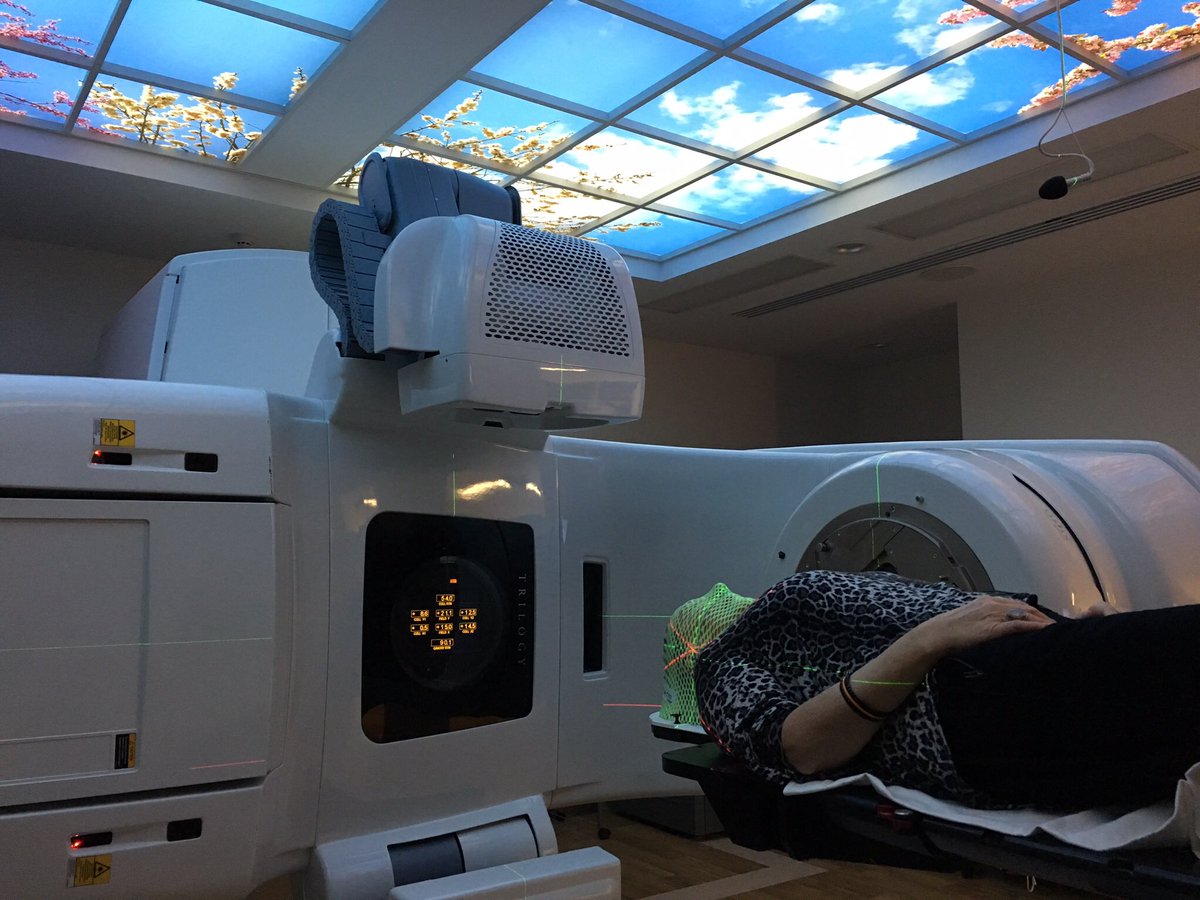 Incinerlady's tweet photo. Whole Brain Radiotherapy in the only room with a view🌻🌸 #BreastCancer #TripleNeg #CancerCouncilTas https://t.co/oQdP6264cb
