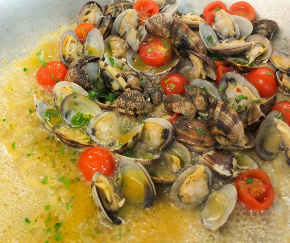 Green_Tower's tweet photo. Che cosa bolle in pentola oggi? ;-)
#greentower #ristorante #pizzeria #trento https://t.co/dUgG0fn254