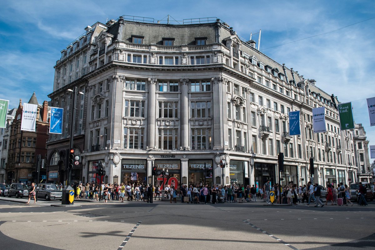 Watch our short video about Oxford Street. Enjoy:) leadingtourslondon.com/oxford-street/