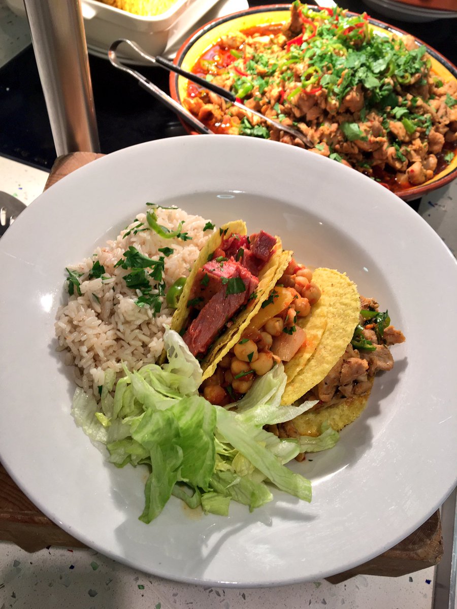 KatBanter's tweet photo. It's taco Thursdays! ๐ฎ๐ฎ #lunch #hiddenrestaurants #mexican @RA_Food https://t.co/yVJsHKPY6P