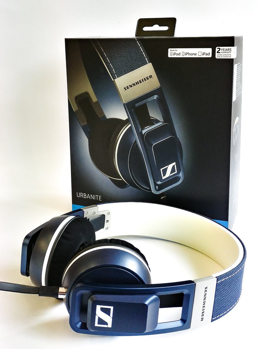 QuedamCentre's tweet photo. Find your inner DJ with these must have headphones from @hmvYeovil #hmvsummertech17 #music #headphones #SoundsOfSummer2017 #jam https://t.co/rWpURJJGRx