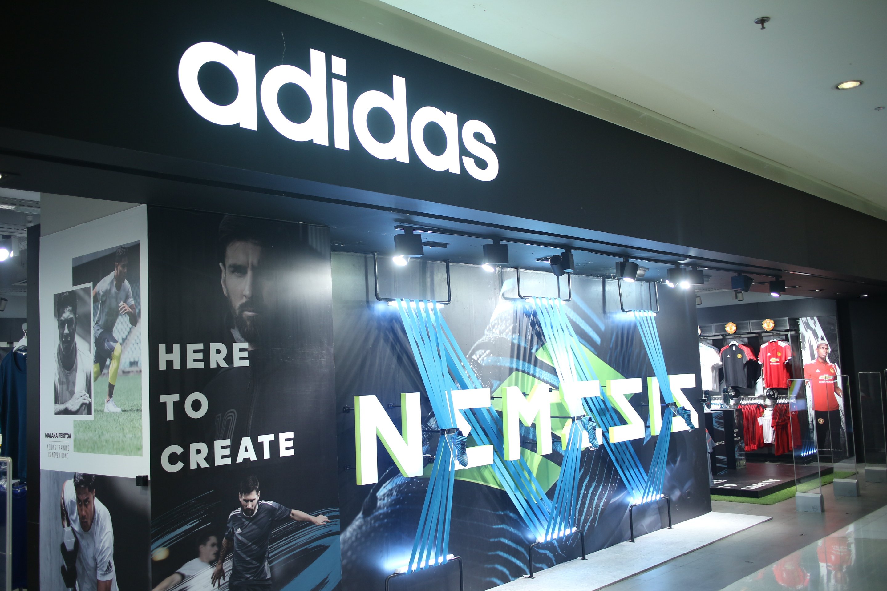 Grand Indonesia on Twitter: "Now open Adidas at Grand Indonesia. Located at Sky Bridge level 2. . #GrandIndonesia https://t.co/b6fdNxh0GV" / Twitter
