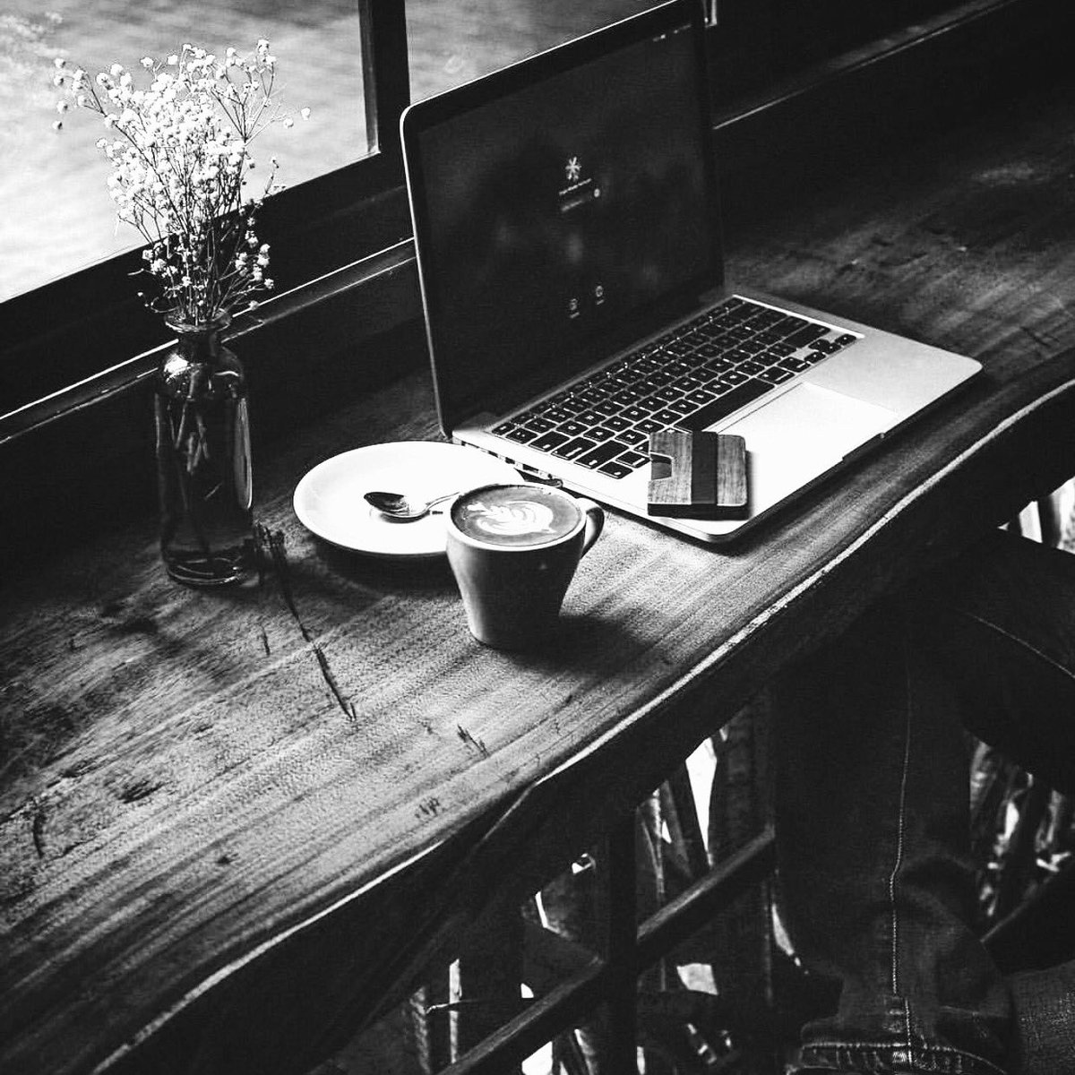 No #officespace needed for #freelancer on your #team / Check out what we have to offer freelancecapetown.com #freelancecapetown #freelance