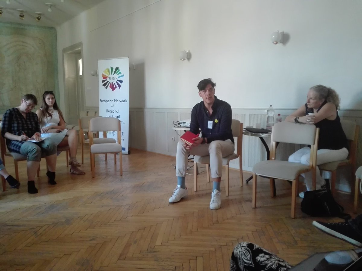 ENRYP_network's tweet photo. @markogrdosic on the @ACoY_CoE and the co-management system
#stafftraining #youthparticipation #frgu #csipero #kgyiok https://t.co/q4pllpooGK
