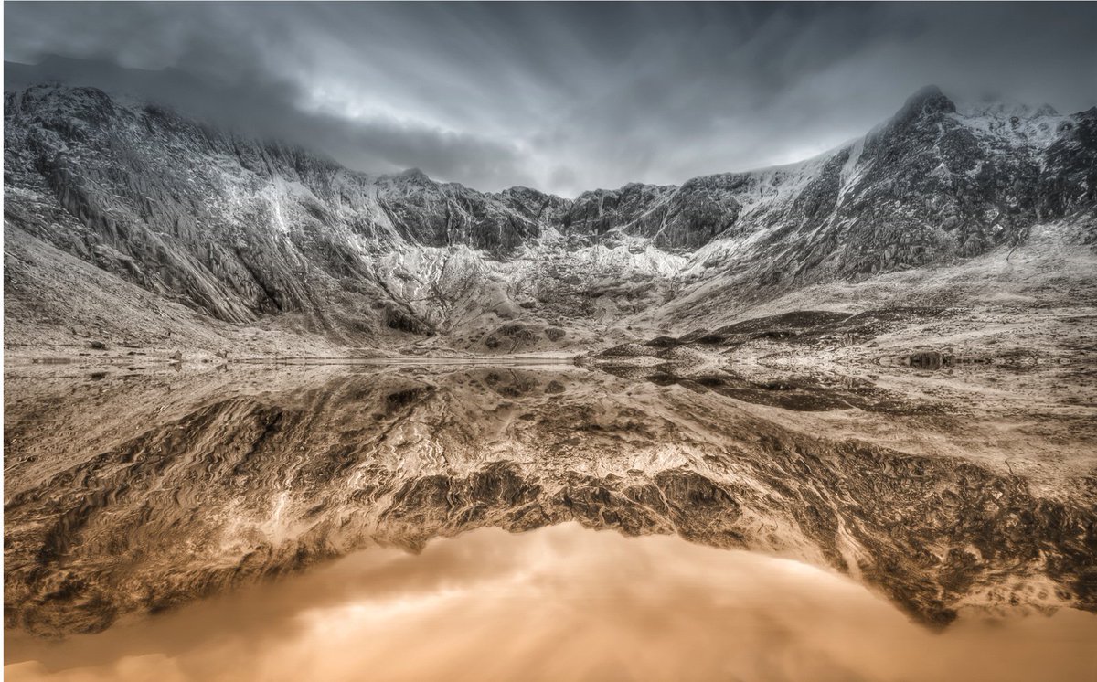 Ready for a challenge this #autumn? Why not try climbing #Snowdon, the highest #mountain in England and Wales? countryfile.com/walk/walks/wal…