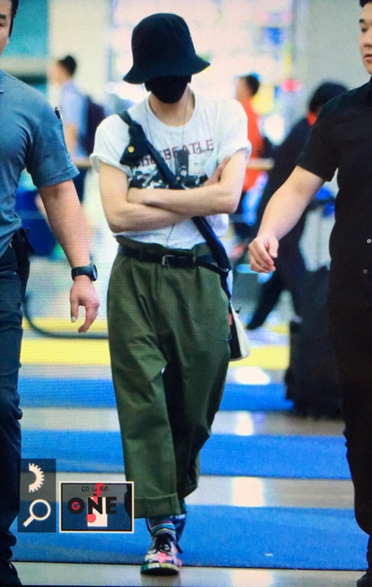 Bigbang 빅뱅 Music Photos 17 08 31 G Dragon Departure Seoul To Manila T Co Mcgppcwx1p 빅뱅 music Gdragon