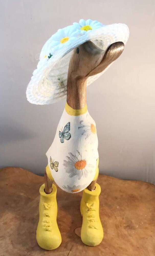ShopForSomeUK's tweet photo. Who's joining us at the @ChatsworthHouse @ChatsworthCFair tomorrow until Sunday for a fun #shoppingevent #ShopForSomethingDifferent ππ https://t.co/uiqEupnIeS