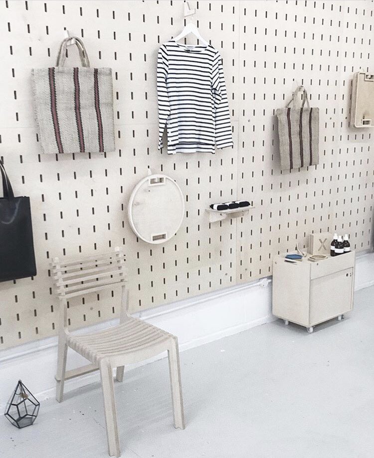blokbuild's tweet photo. Serving up local coffee @TwoGingers_ ☕️ style that matters @THE_ACEY 👜 and our own plywood furniture and homeware🔨 @FreedomFestHull https://t.co/h2dUgPZbHI