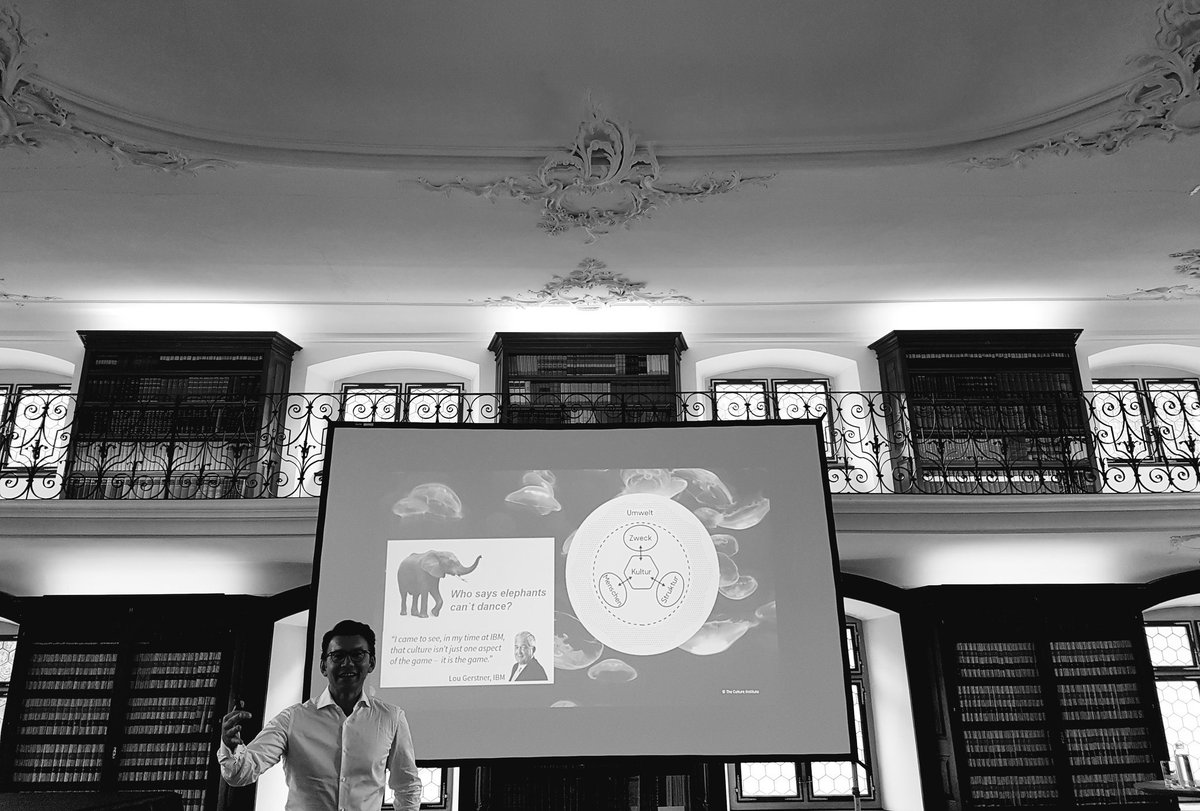 Der <a href="/HermleFrank/">Frank Hermle</a> spricht heute mal im Kloster ;) #culturedesign