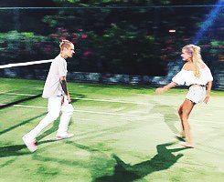 b_rauhl's tweet photo. Evlenin evlenin evleninnnnn  #KCAColombia #JustinBieber https://t.co/sNaZyVvkgt