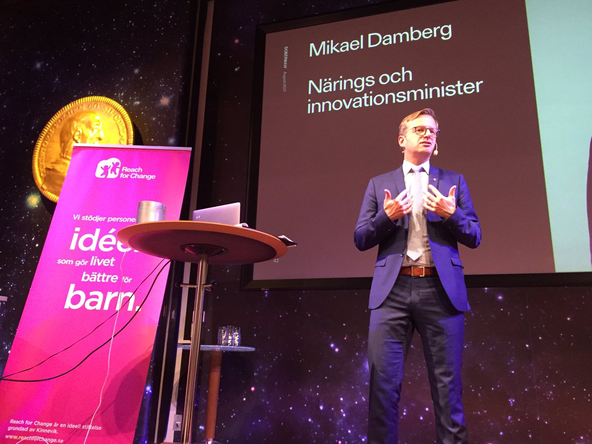 rebeccalamptey's tweet photo. @mikaeldamberg om att arbeta för att göra världen bättre, bl.a Testbädd Sverige #sammanhacket https://t.co/RBRf5GKRWs