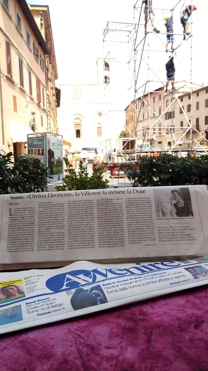 @Avvenire_NEI intervista <a href="/pamvilloresi/">Pamela Villoresi</a> che parla del  debutto al #TodiFestival 
In Piazza iniziato il montaggio del palco <a href="/VittorioSgarbi/">Vittorio Sgarbi</a>