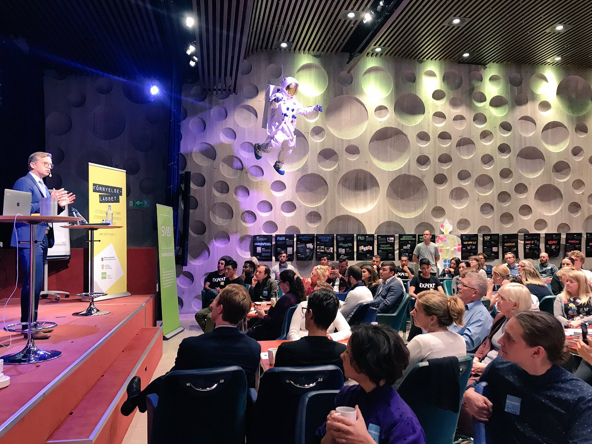 ayda_mz's tweet photo. Närings- innovationsministern @mikaeldamberg talar om #TestbäddSverige #sammanhacket med @R4C_Sweden #förnyelselabbet #SVID #integration https://t.co/rFqKbljDVY