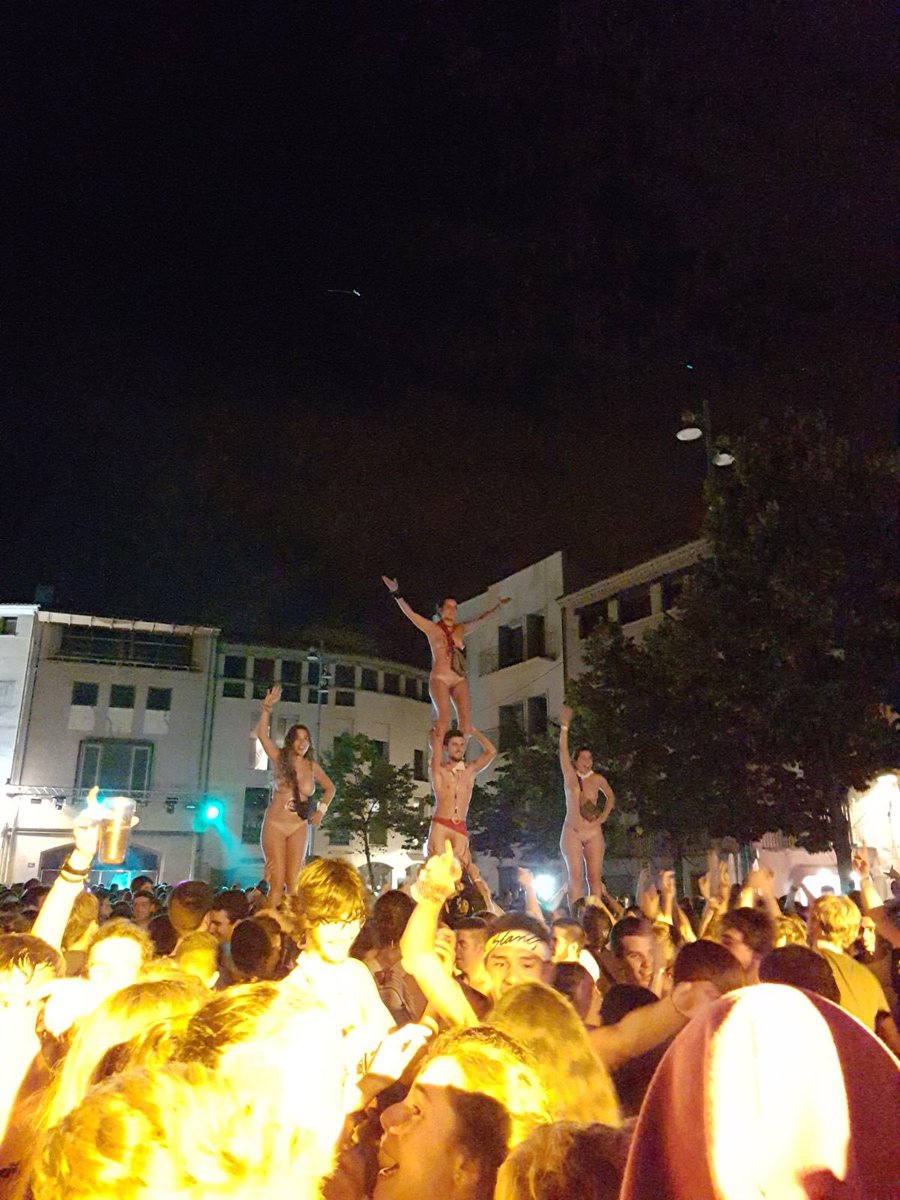 LaGranCorreguda's tweet photo. Enorme GRAN CORREGUDA!! Gràcies a tots! https://t.co/HdxELIIPQX