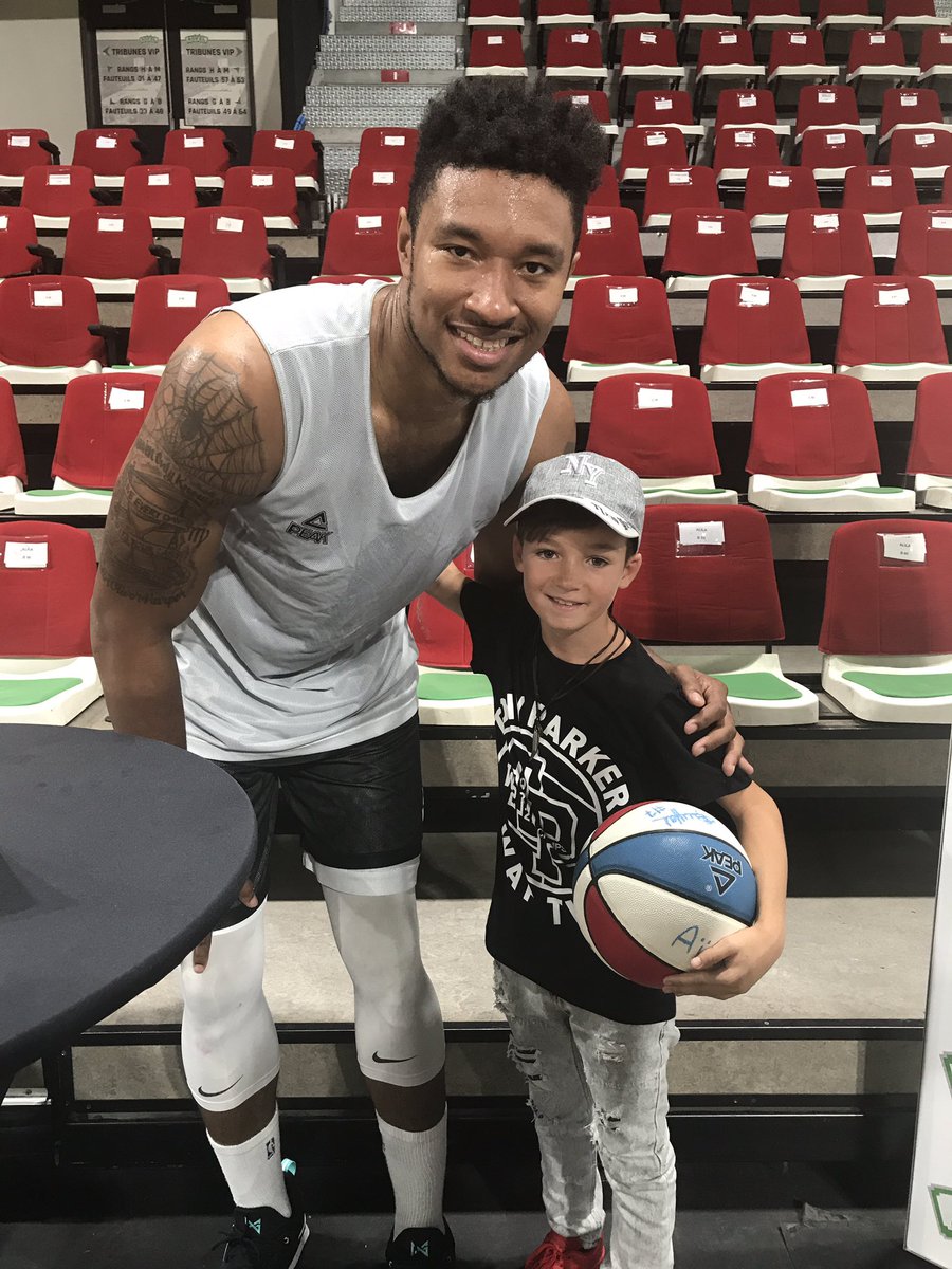 MGAL26600's tweet photo. Petite visite a l @ASVEL_Basket ce matin pour rencontrer la nouvelle #Team #goAsvelGo #Fan1 ๐๐๐๐๐ป๐ฅ https://t.co/uI7mWOXXbm